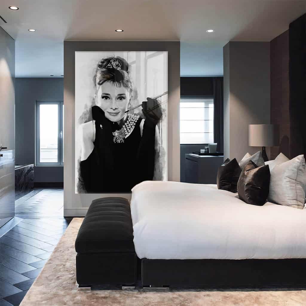 Audrey-Hepburn-Glass.jpg