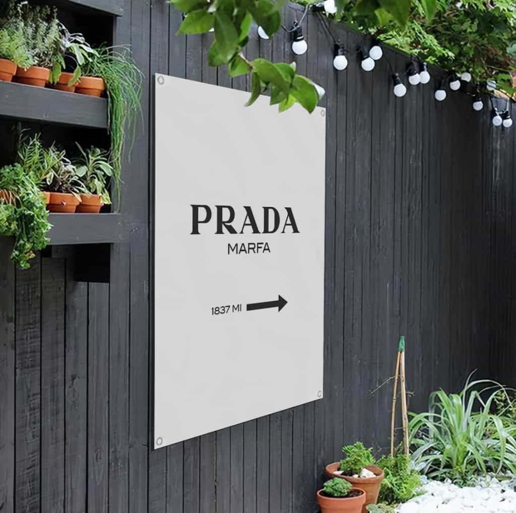 Prada-Marfa-(2).jpg