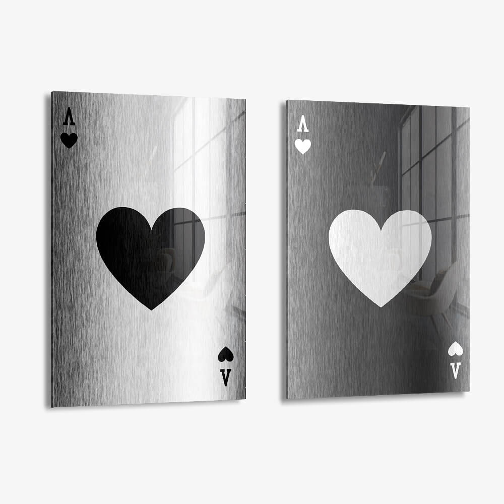 4.-Glass-Detail-1-Bundle-Ace-of-Hearts-II
