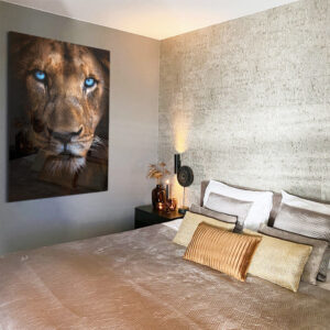 10.-Glass-Mockup-Lion’s-Close-up