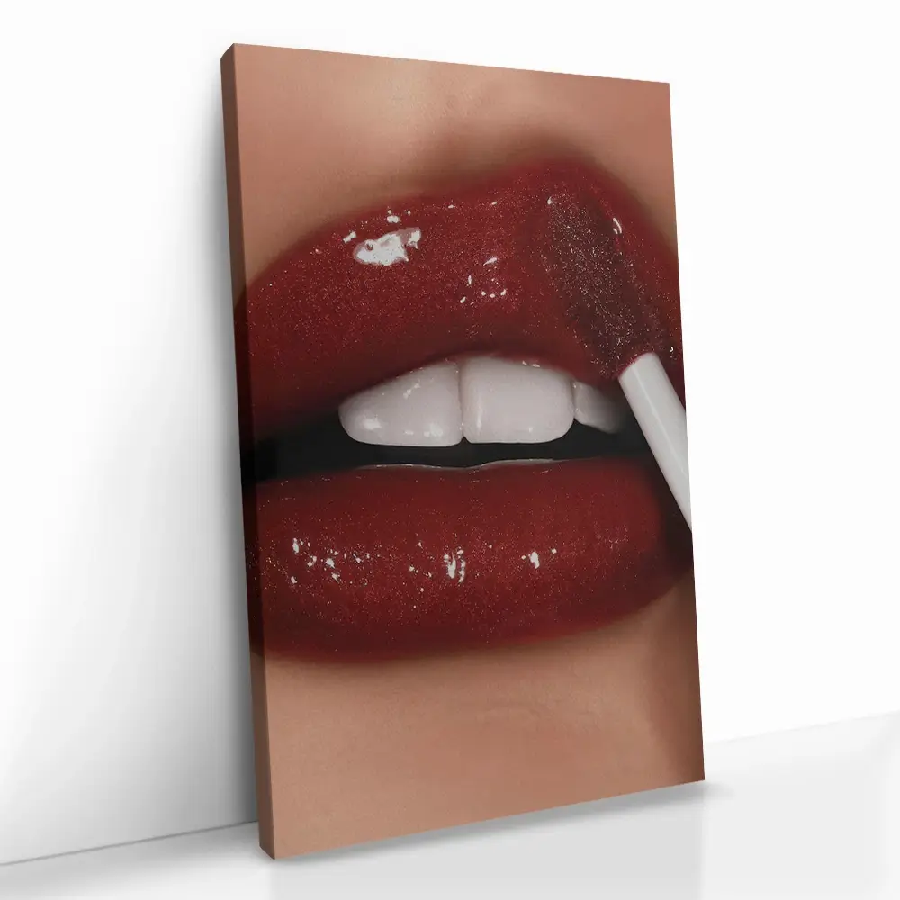 2.-Cvas-Detail-5-Red-Kiss