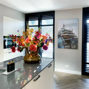 9.-Glass-Mockup-Yacht-Club-III