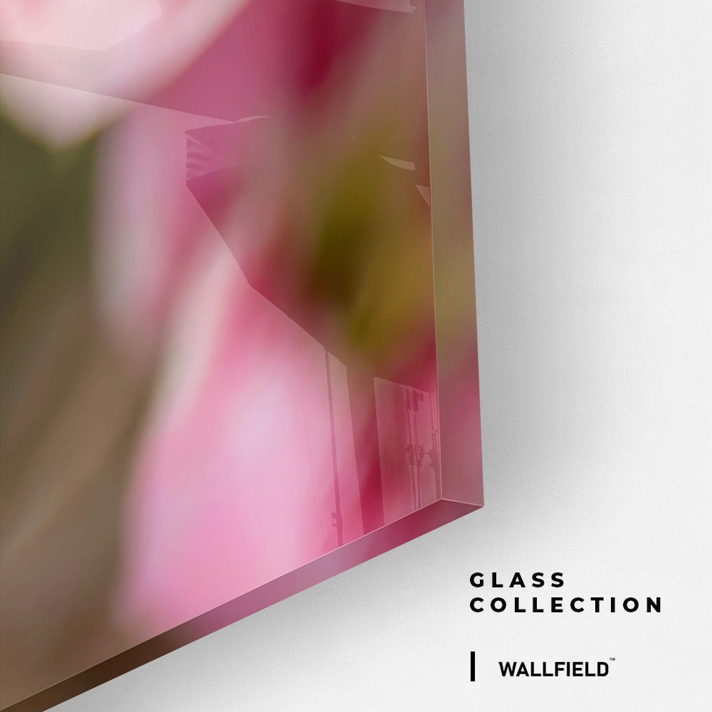 10.-Glass-Detail-2-Crimson-Ratio