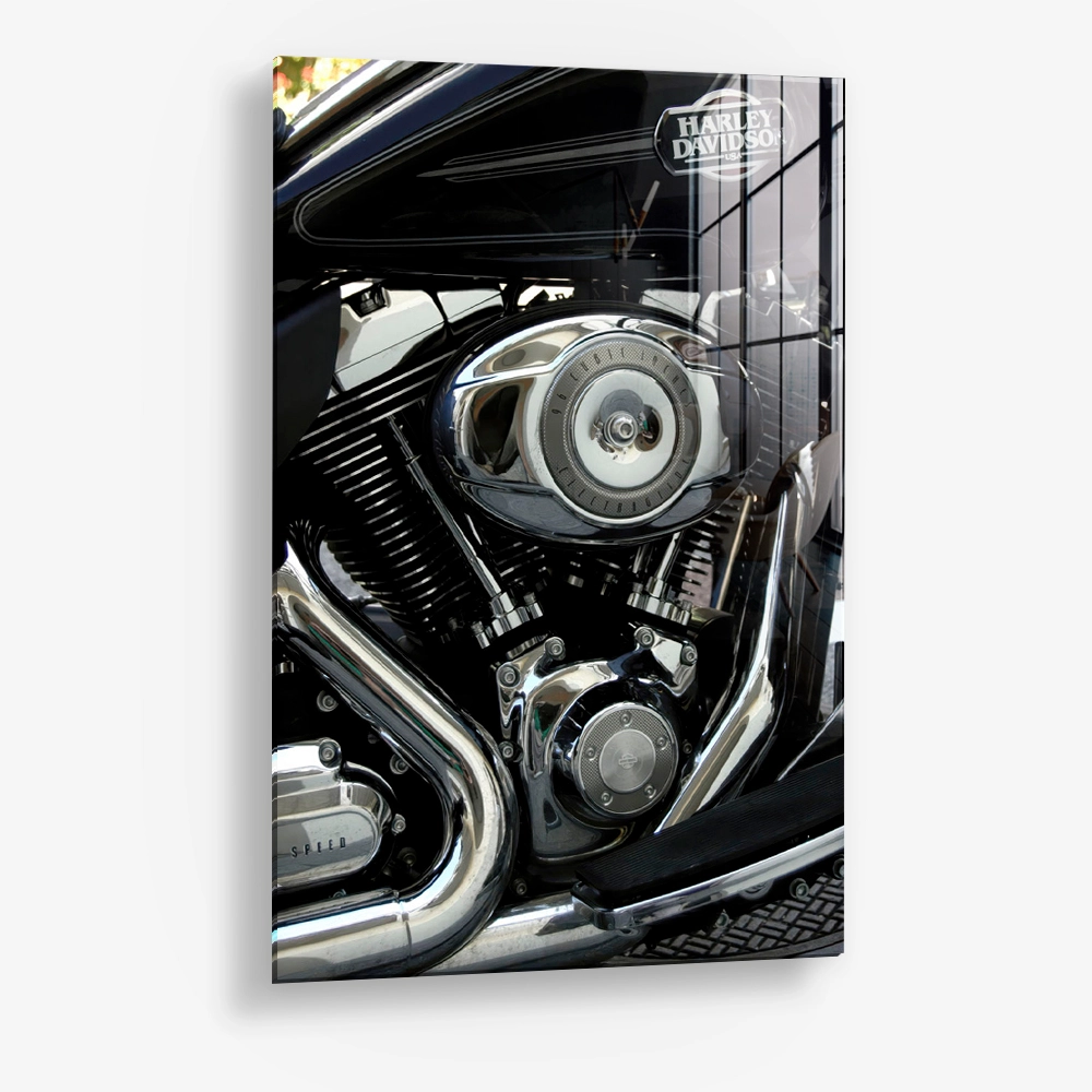7.-Glass-Detail-1-V-Twin-Legend