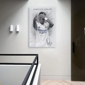 9.-Glass-Mockup-Vinicius-Junior
